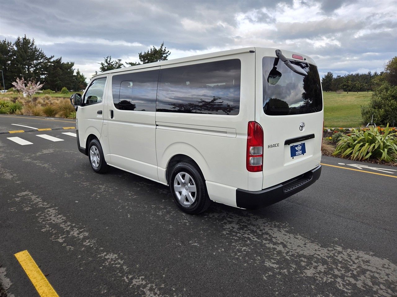 Vehicle image 5