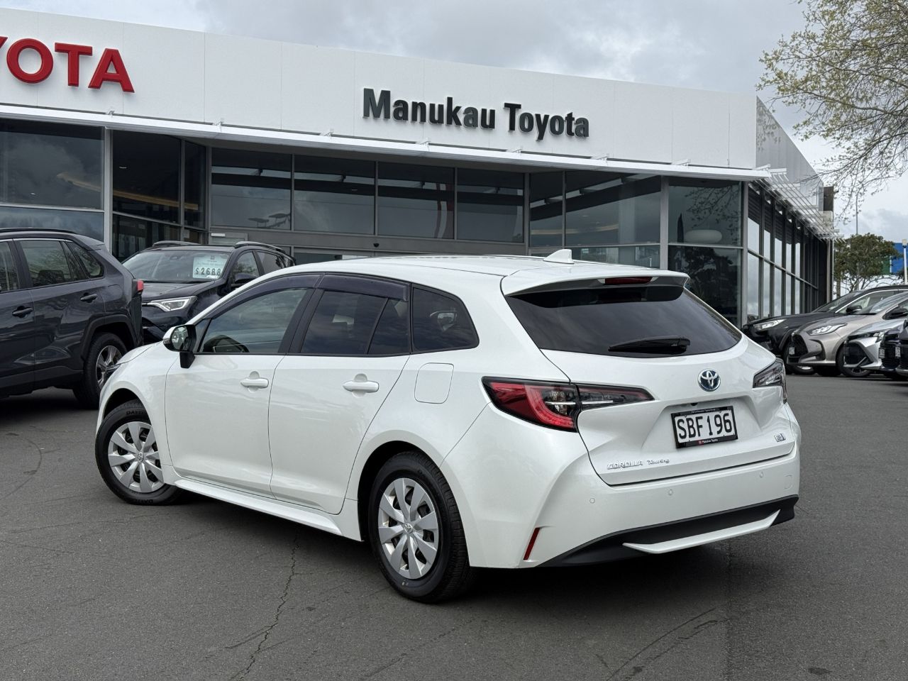 Vehicle image 4