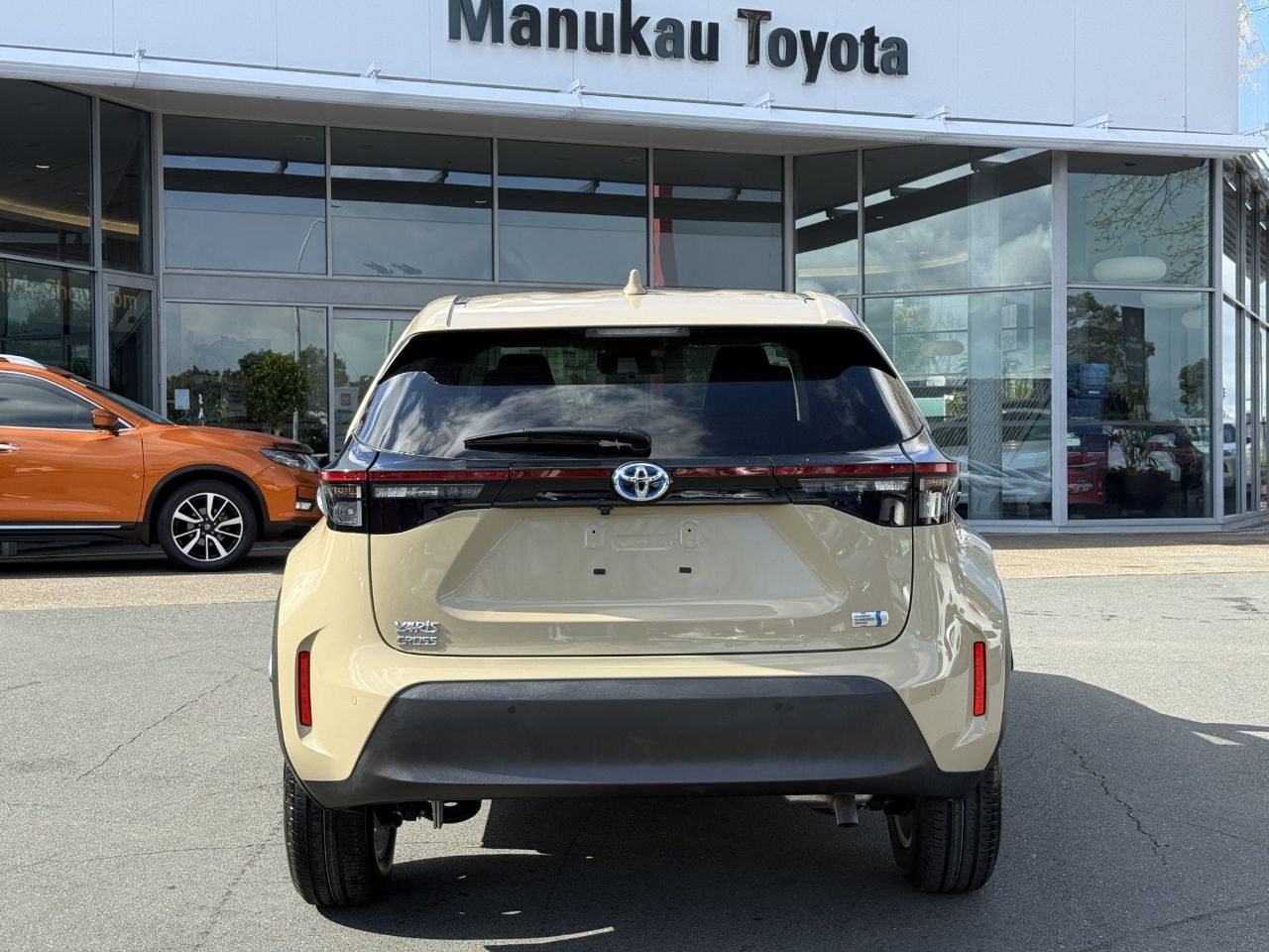 Vehicle image 5