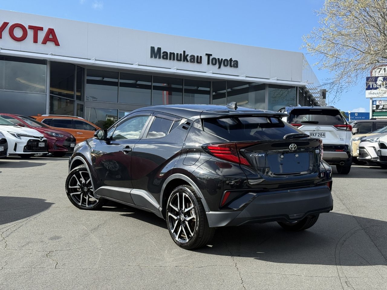 Vehicle image 4