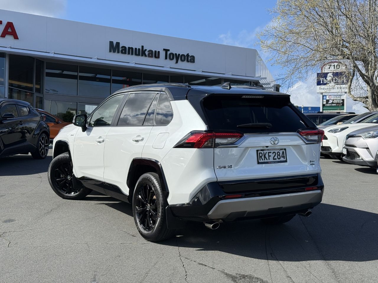 Vehicle image 4