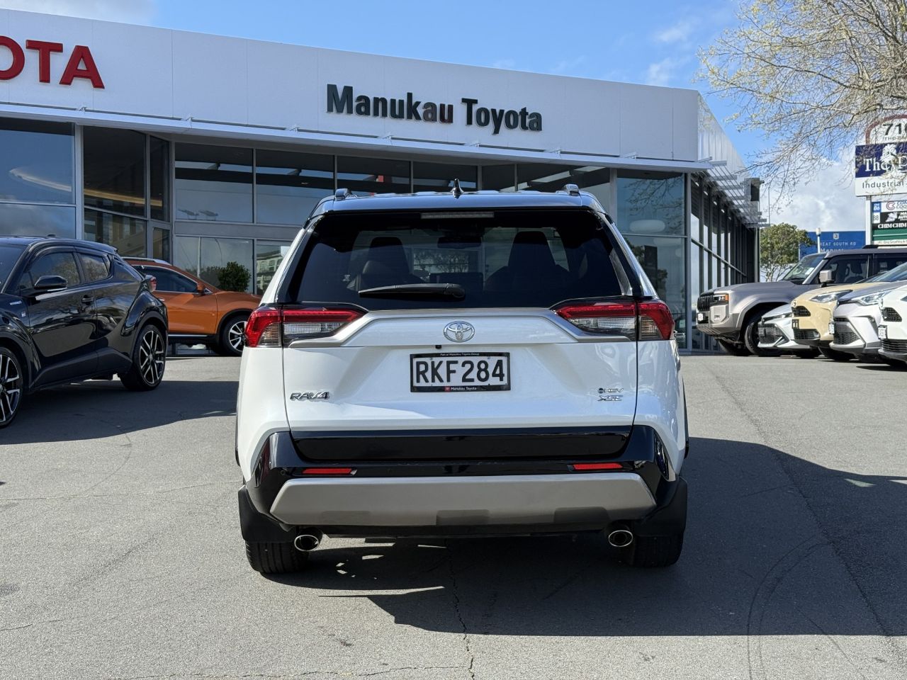 Vehicle image 5