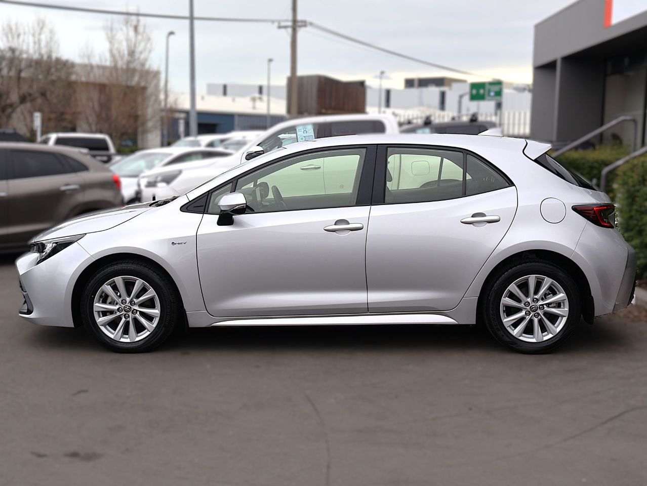 Vehicle image 4