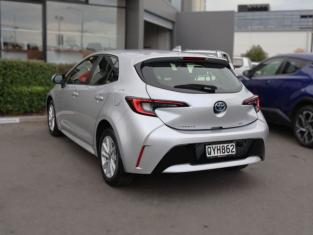 Vehicle image 5