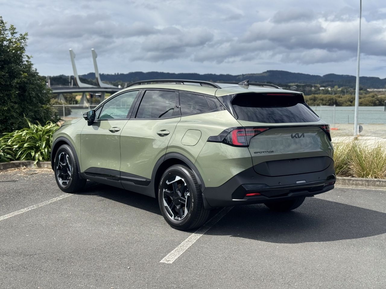 Vehicle image 5