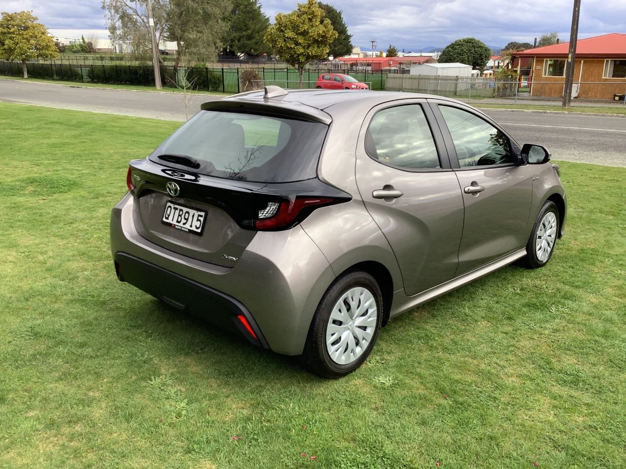 Vehicle image 5