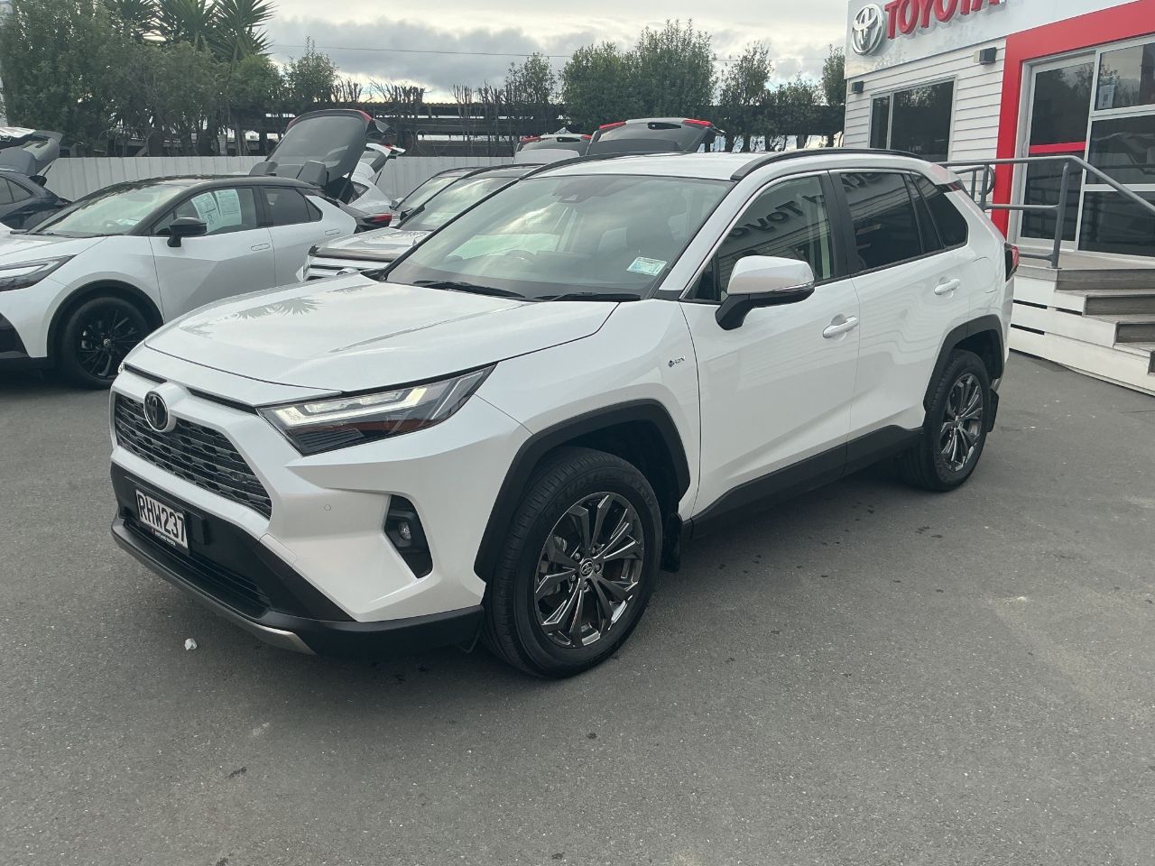 Vehicle image 3