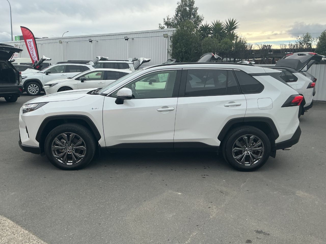 Vehicle image 5