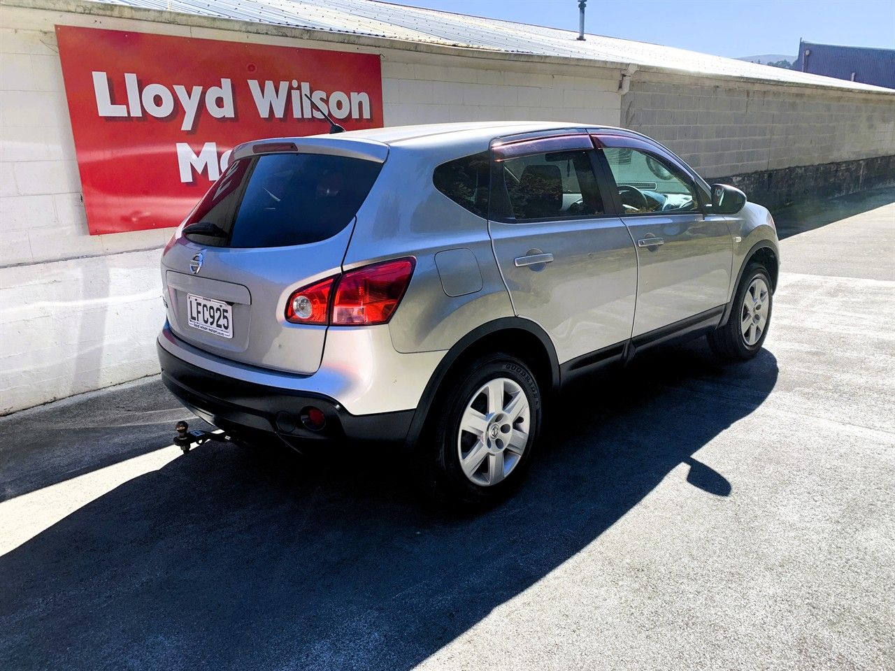 Vehicle image 4