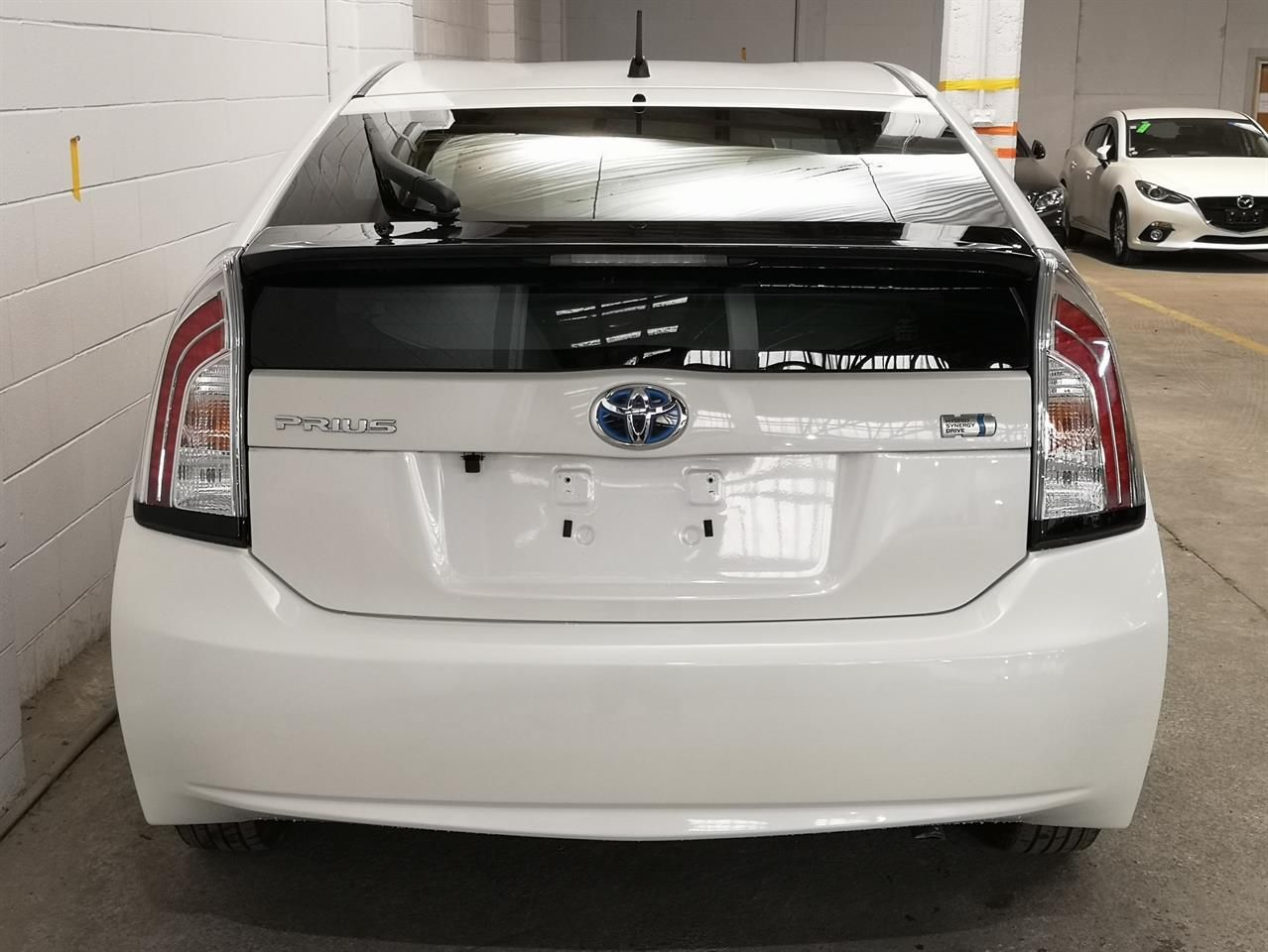 Vehicle image 5