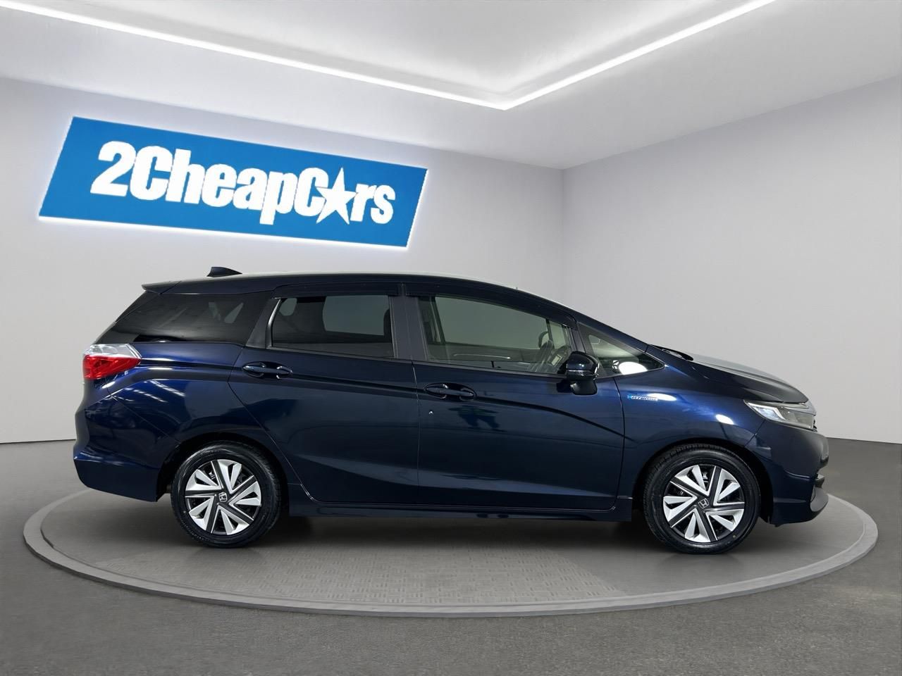 Vehicle image 4