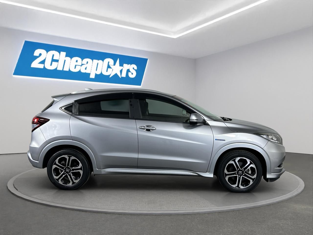 Vehicle image 4