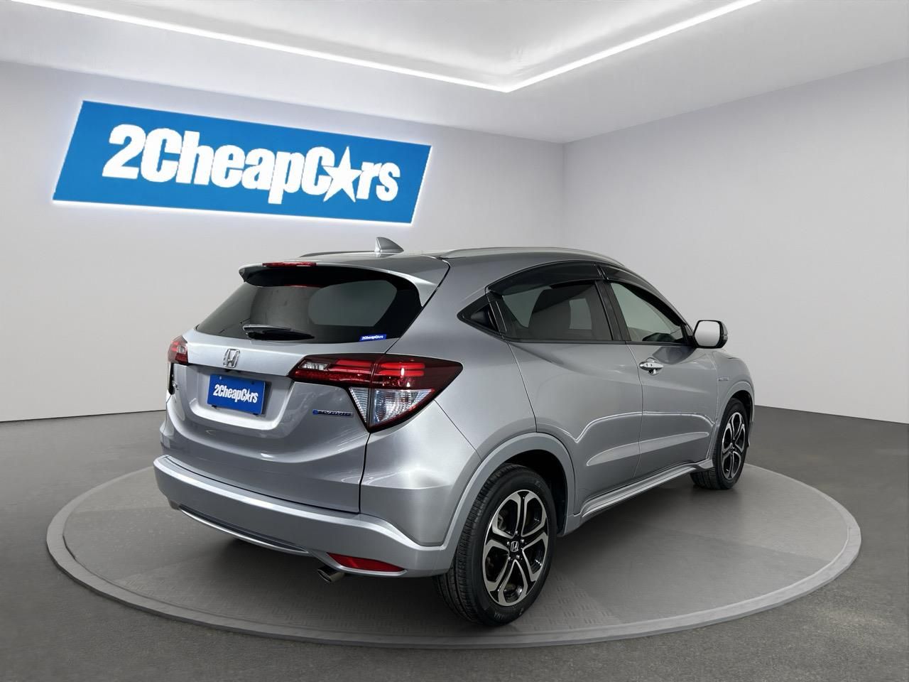 Vehicle image 5