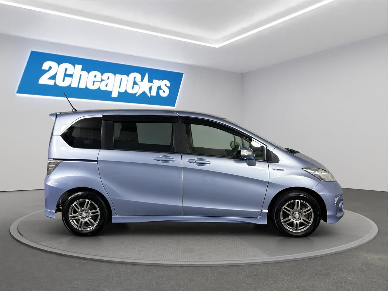 Vehicle image 4