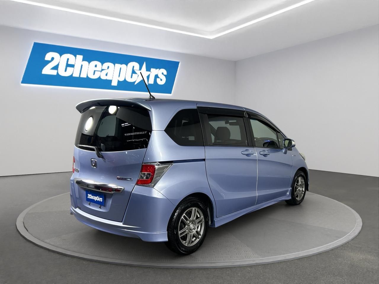 Vehicle image 5