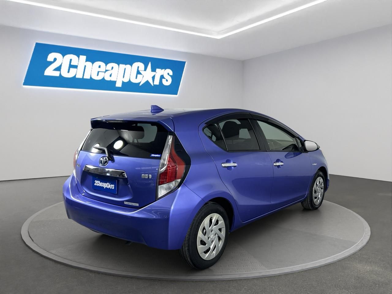 Vehicle image 5