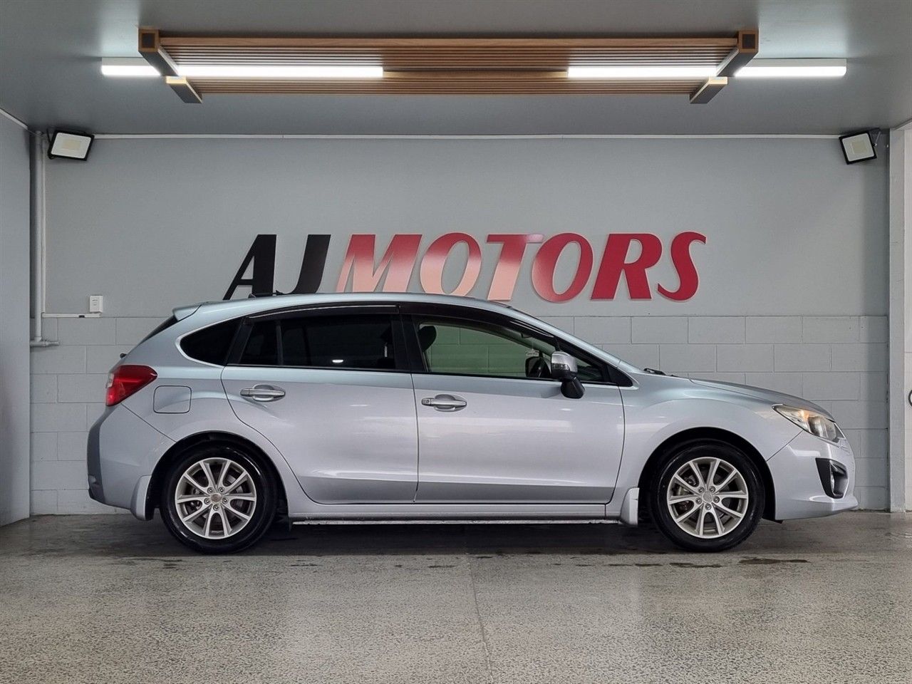 Vehicle image 5