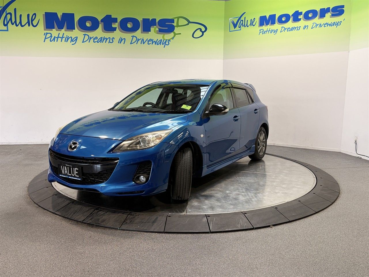 Vehicle image 3