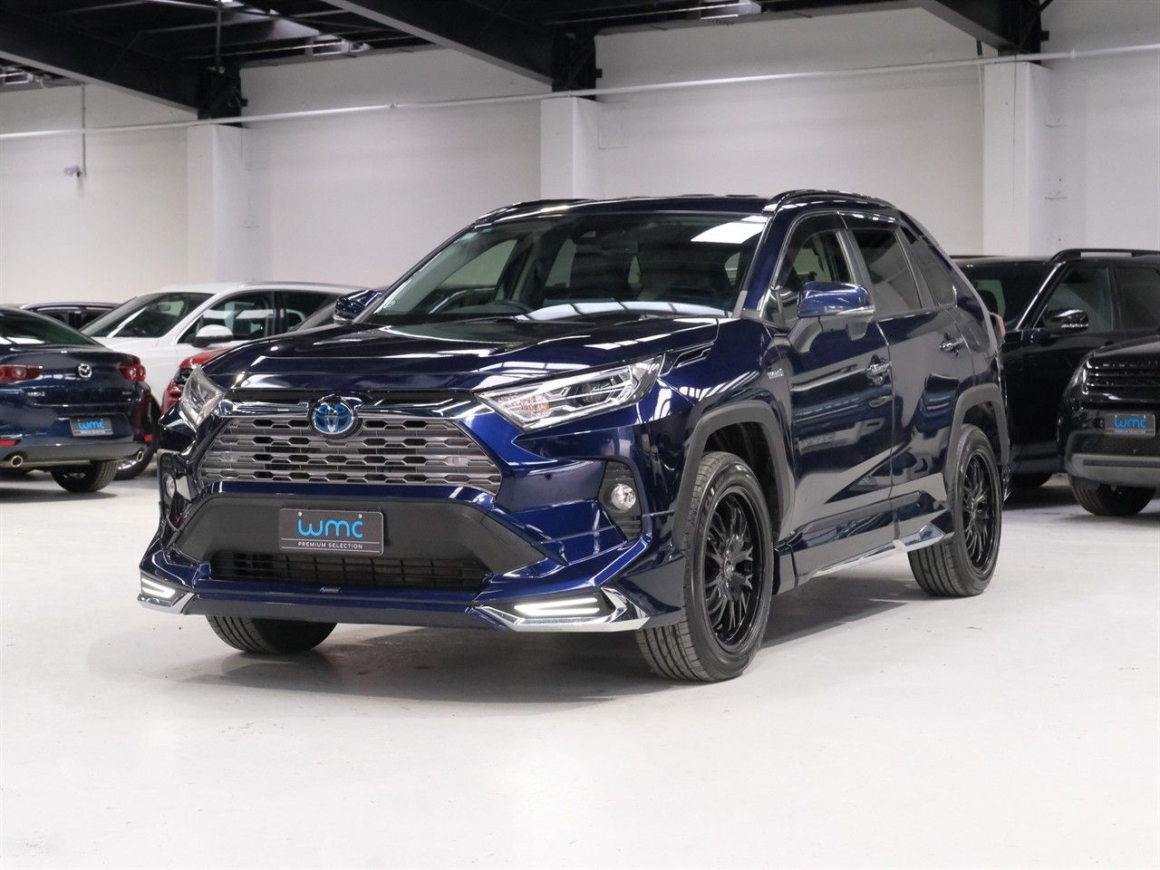 Vehicle image 4