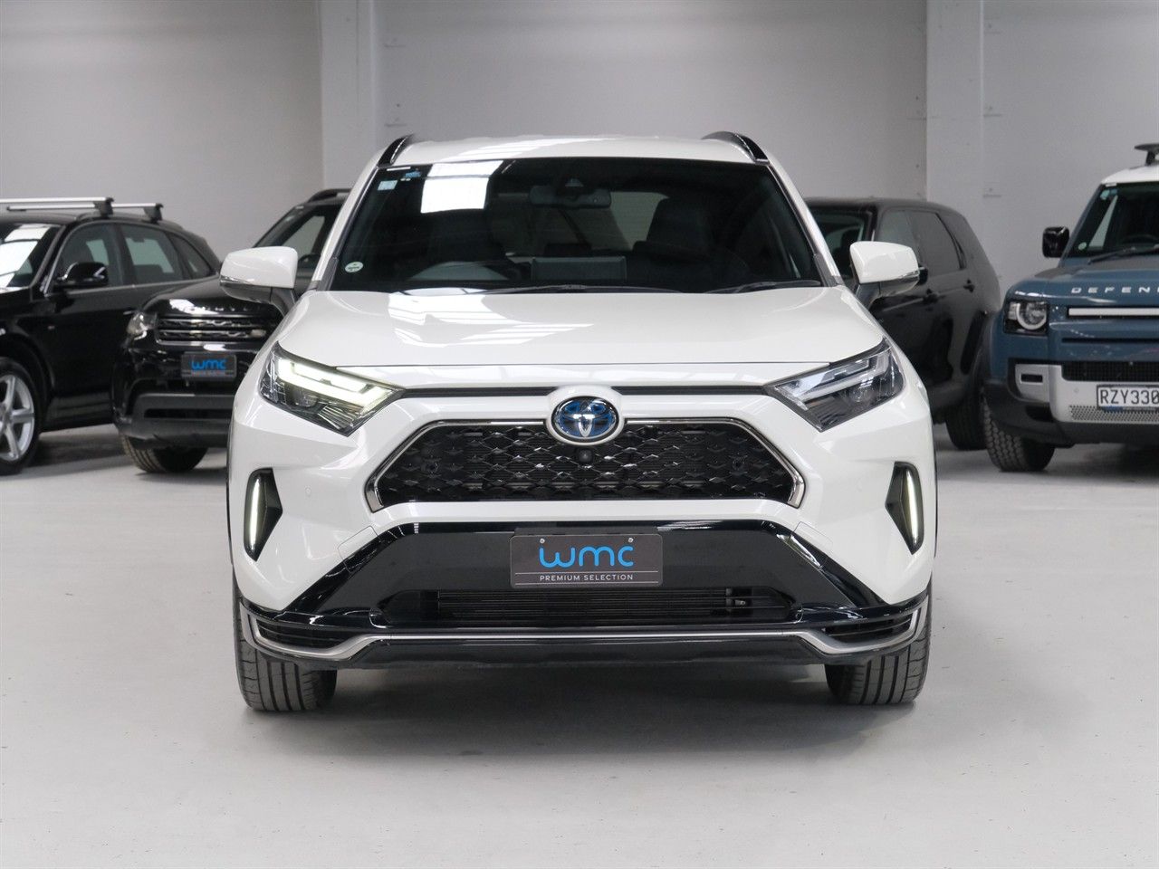 Vehicle image 3