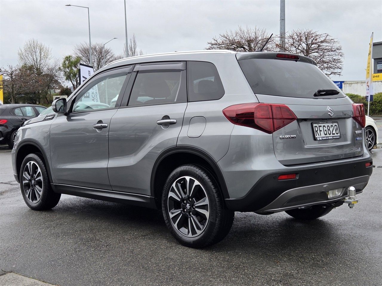 Vehicle image 5