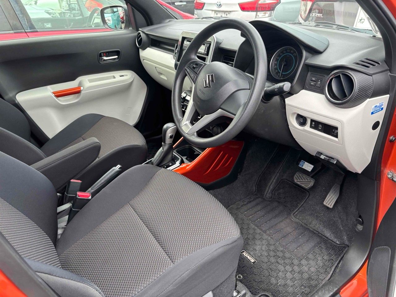Vehicle image 5