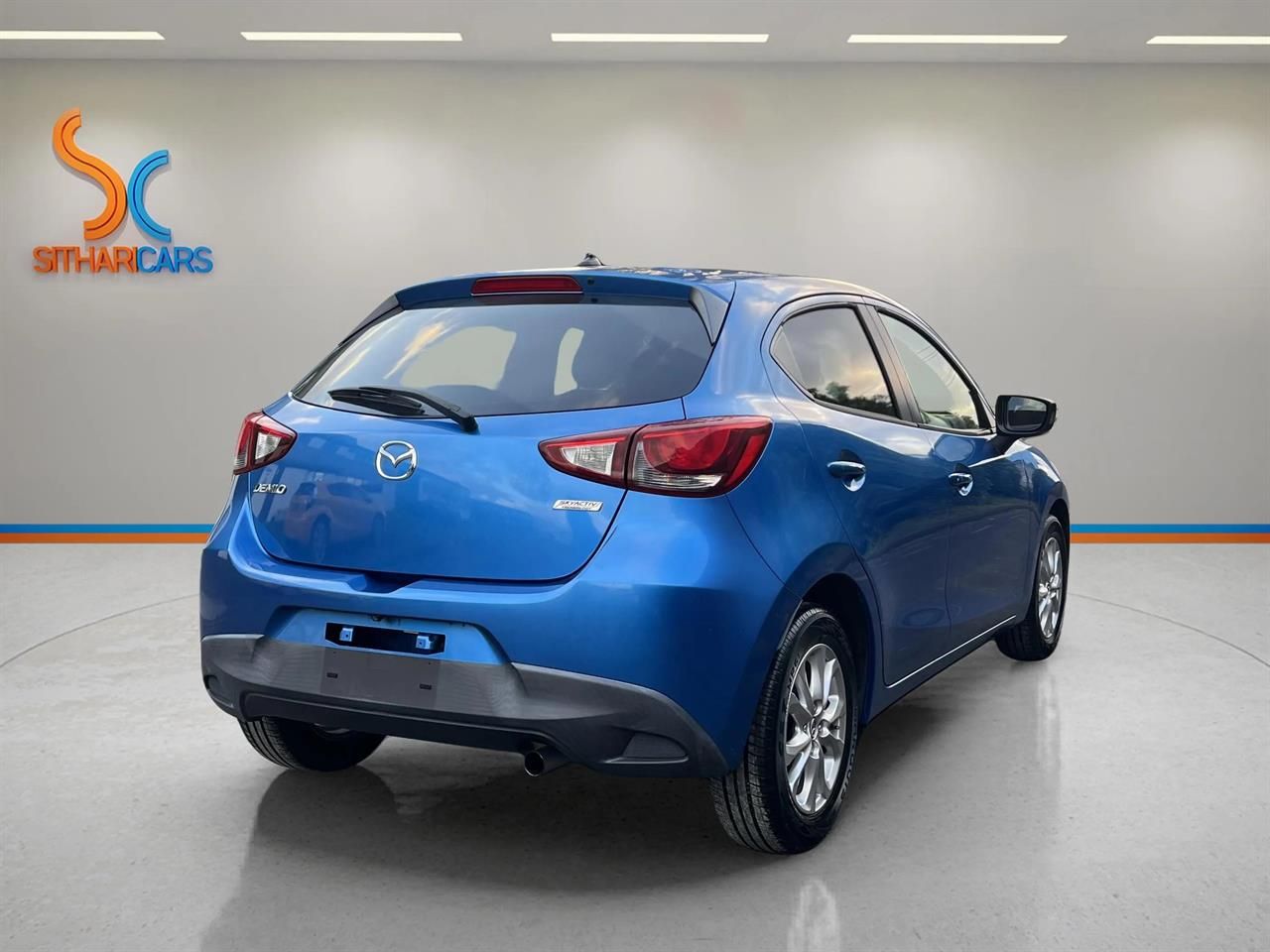Vehicle image 4