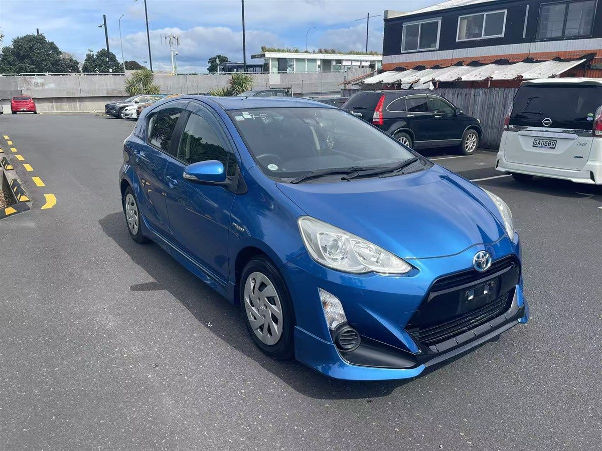 Vehicle image 3