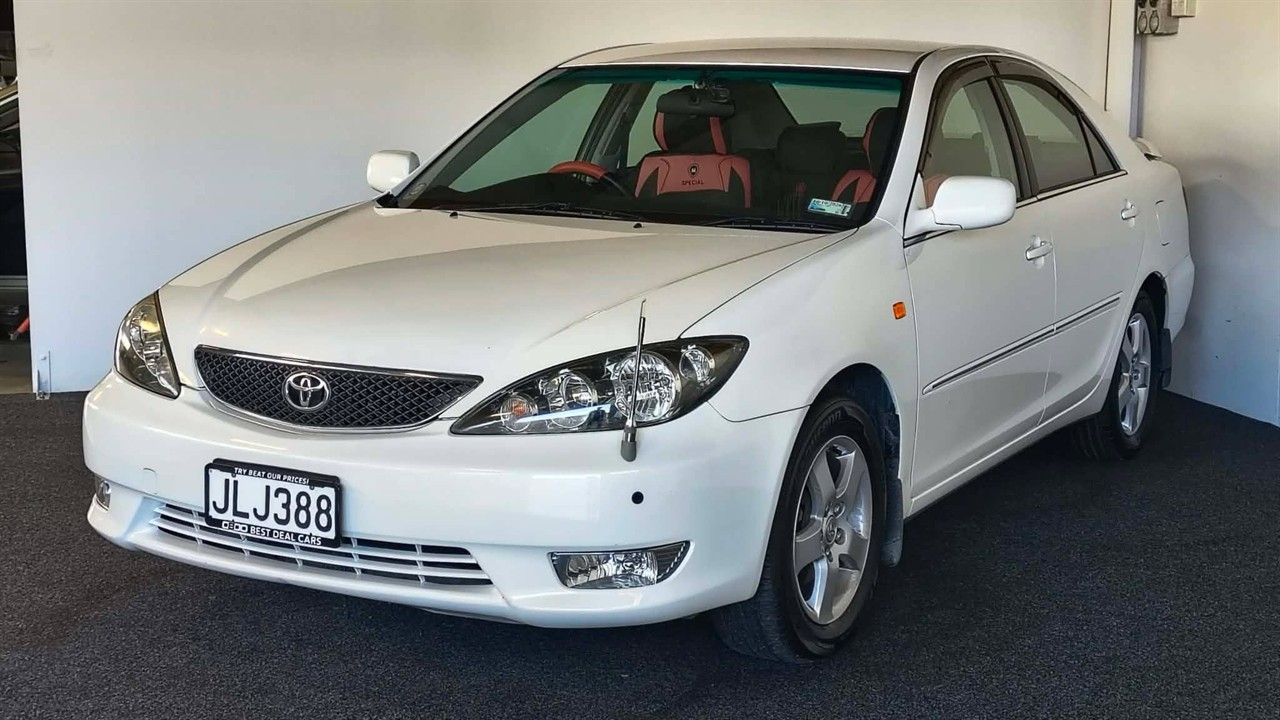 Vehicle image 3