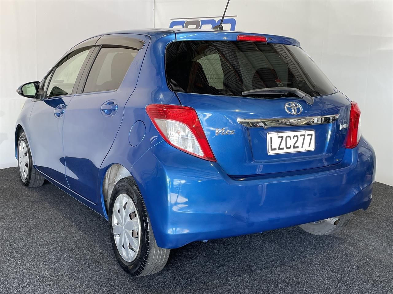 Vehicle image 4