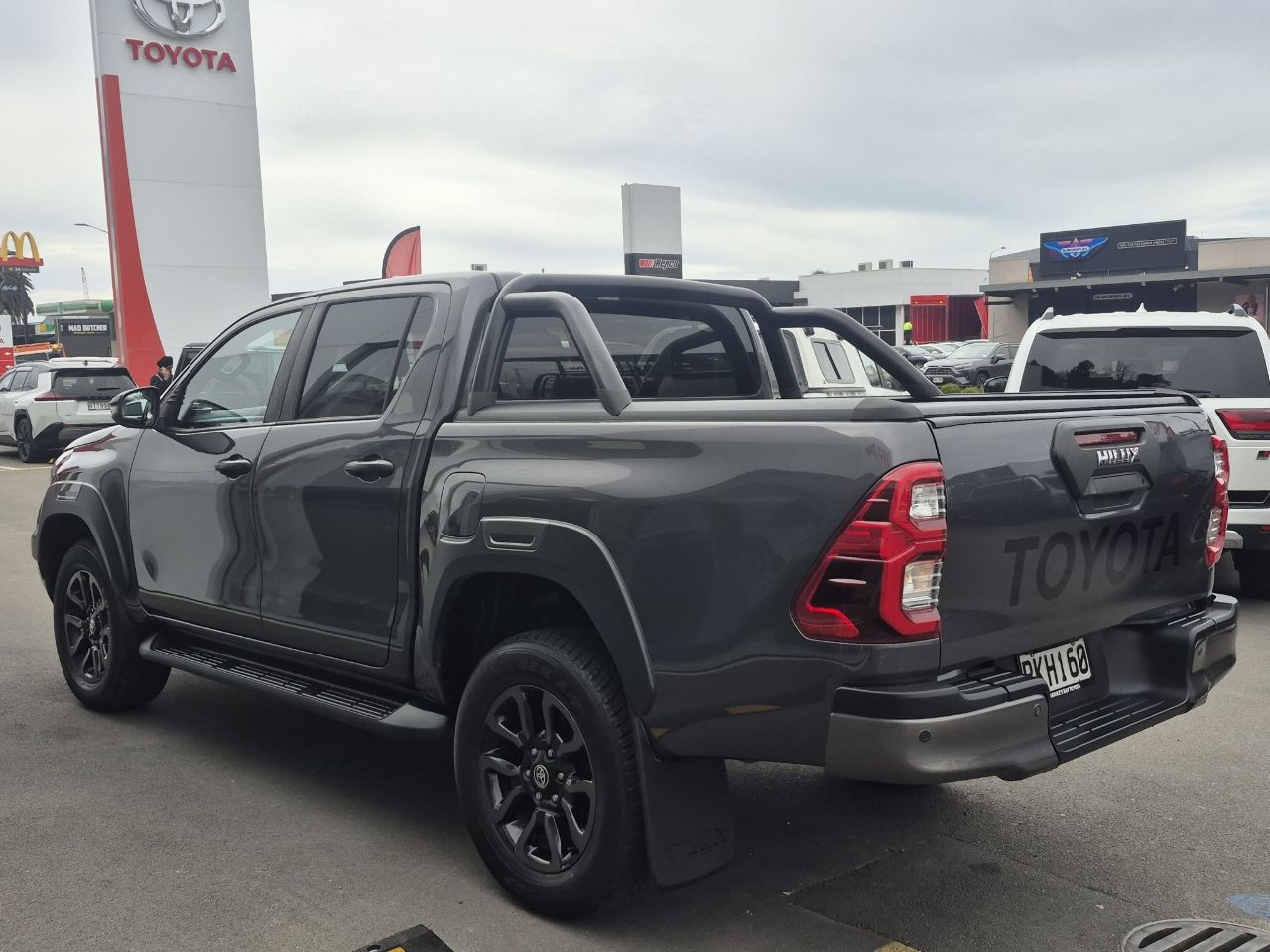 Vehicle image 5