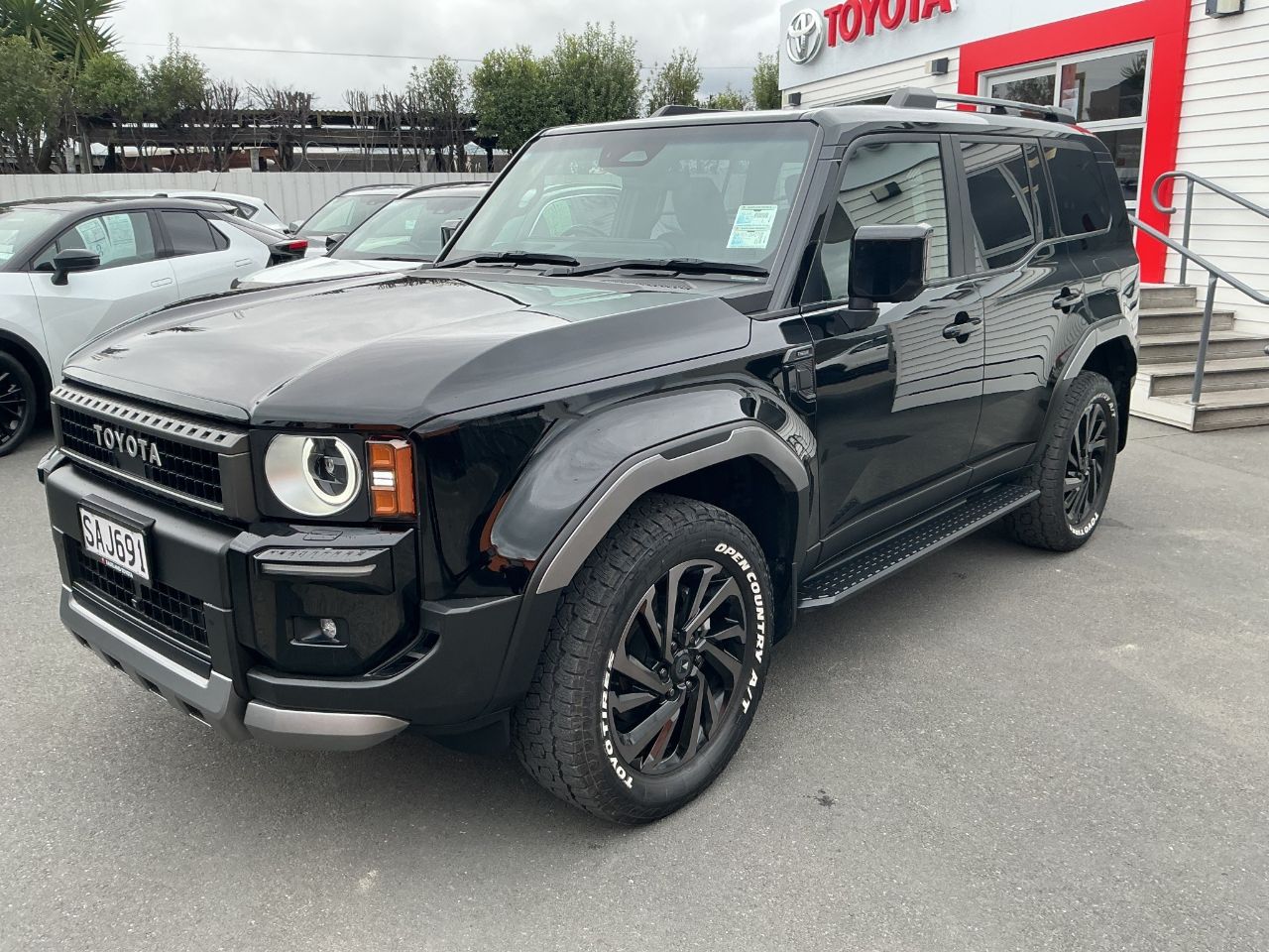Vehicle image 3