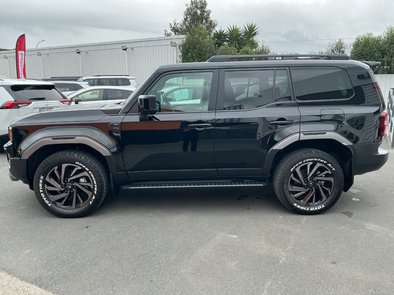 Vehicle image 5