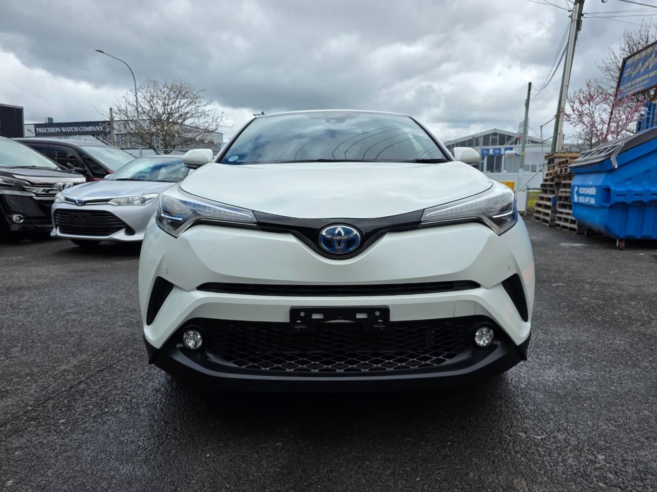 Vehicle image 3
