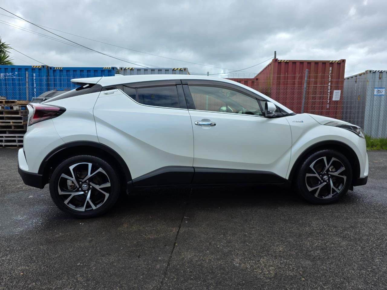 Vehicle image 4