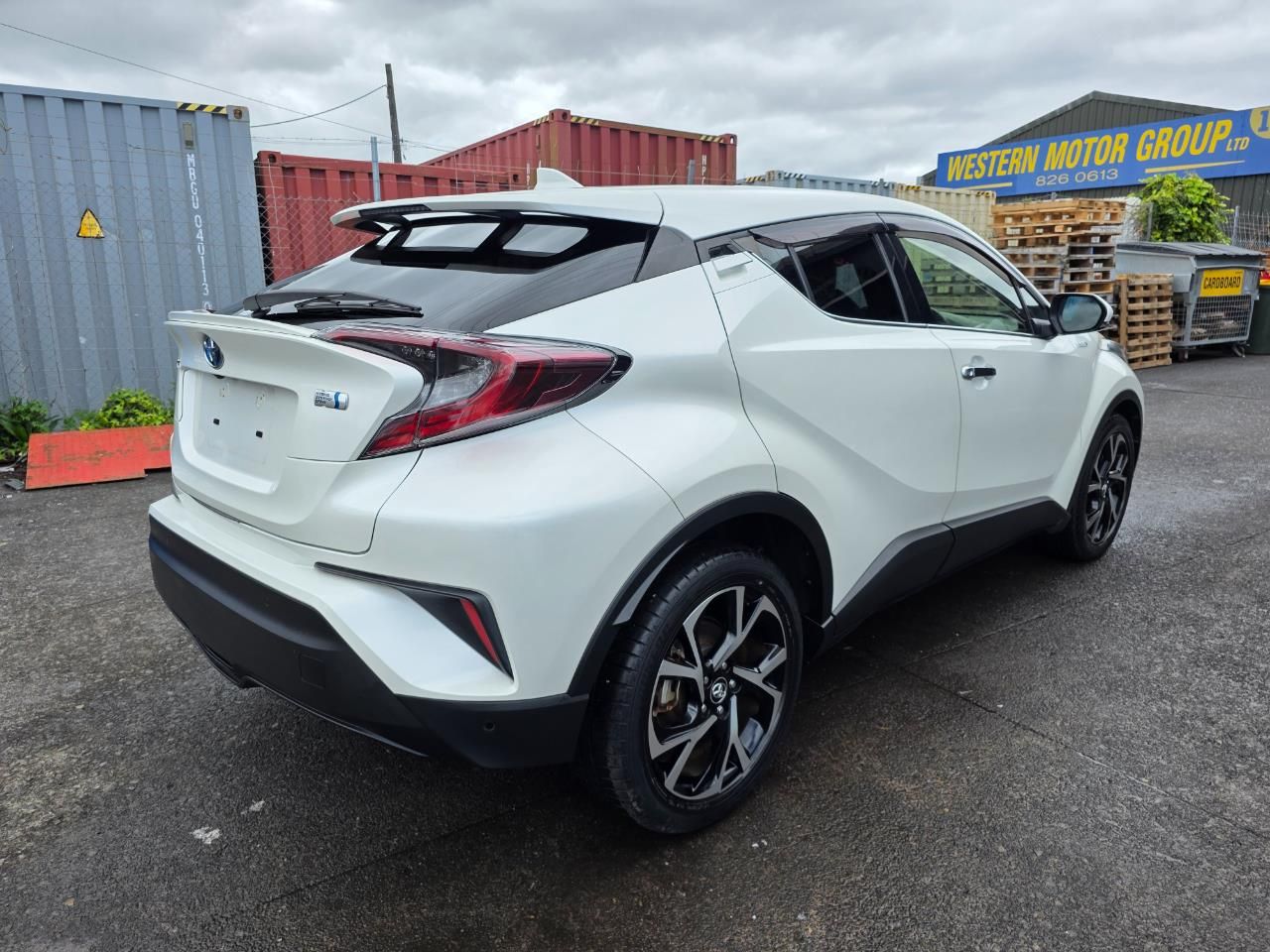 Vehicle image 5