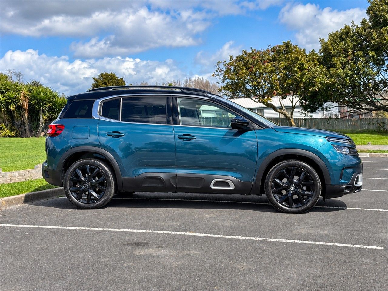 Vehicle image 3