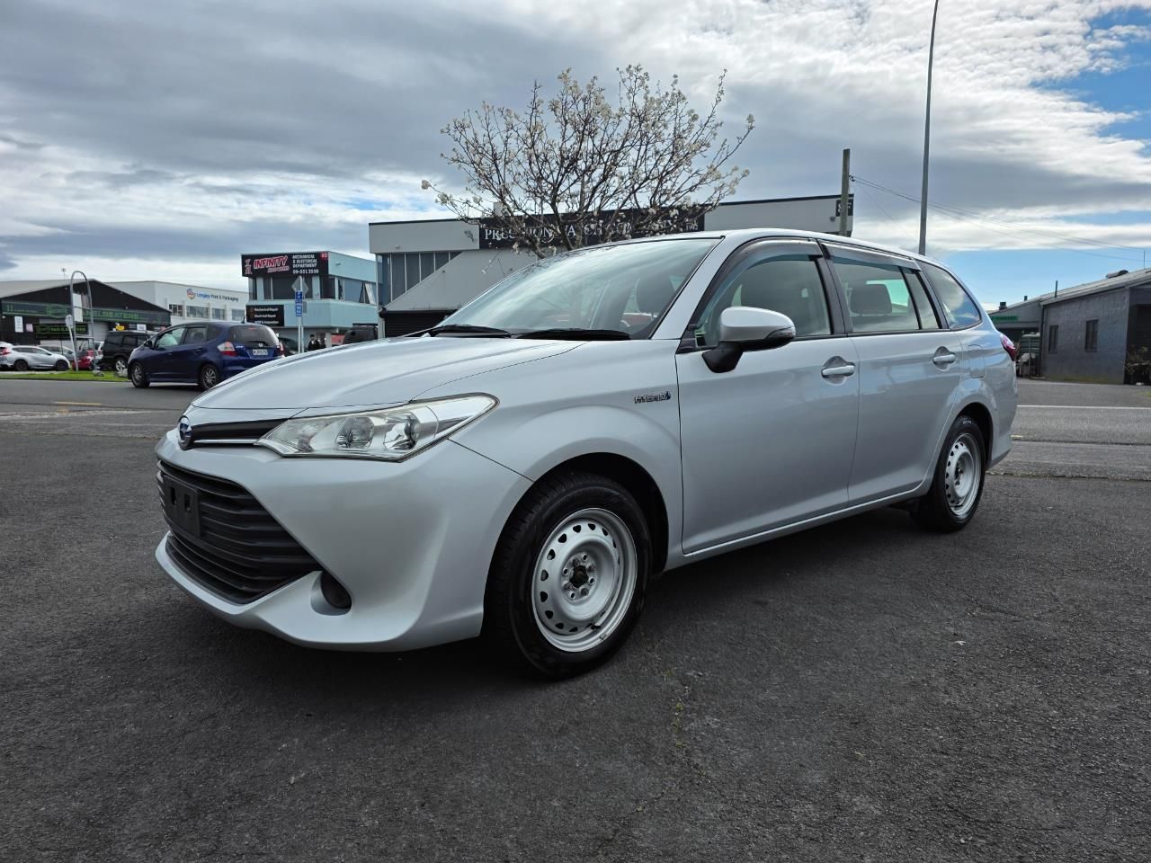 Vehicle image 4