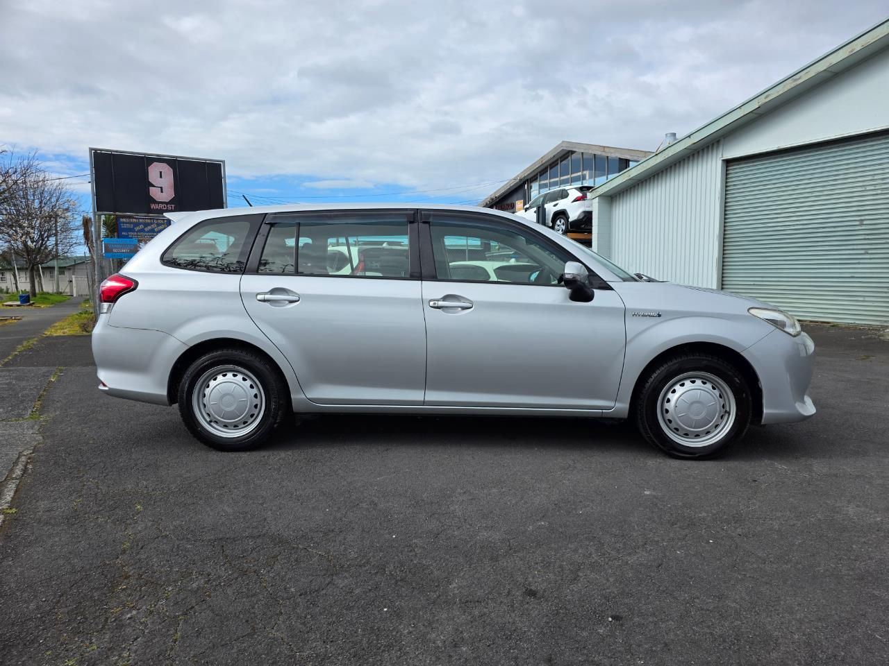 Vehicle image 5