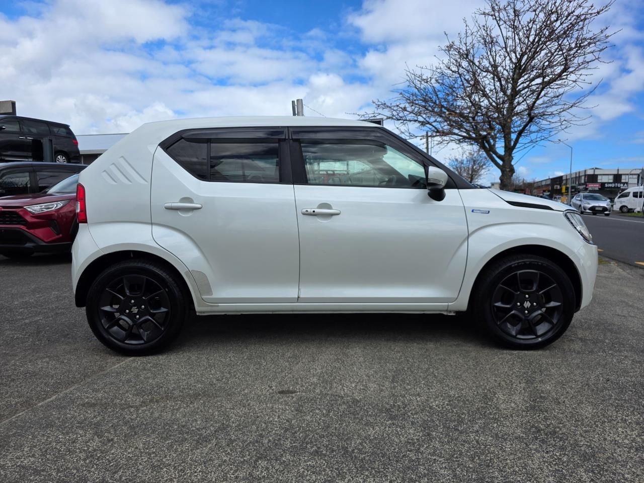 Vehicle image 4
