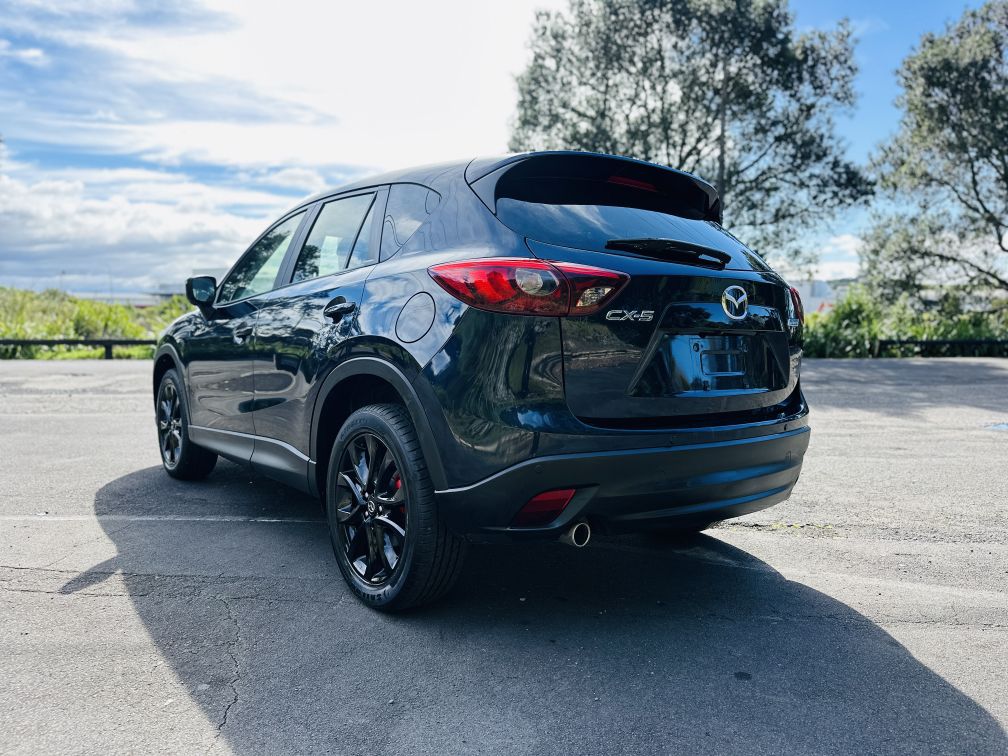 Vehicle image 5