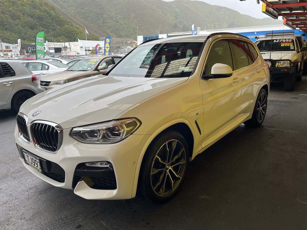 Vehicle image 3