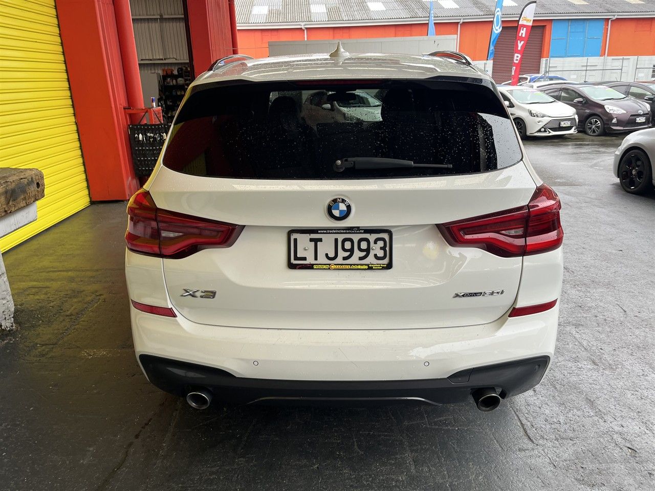 Vehicle image 5
