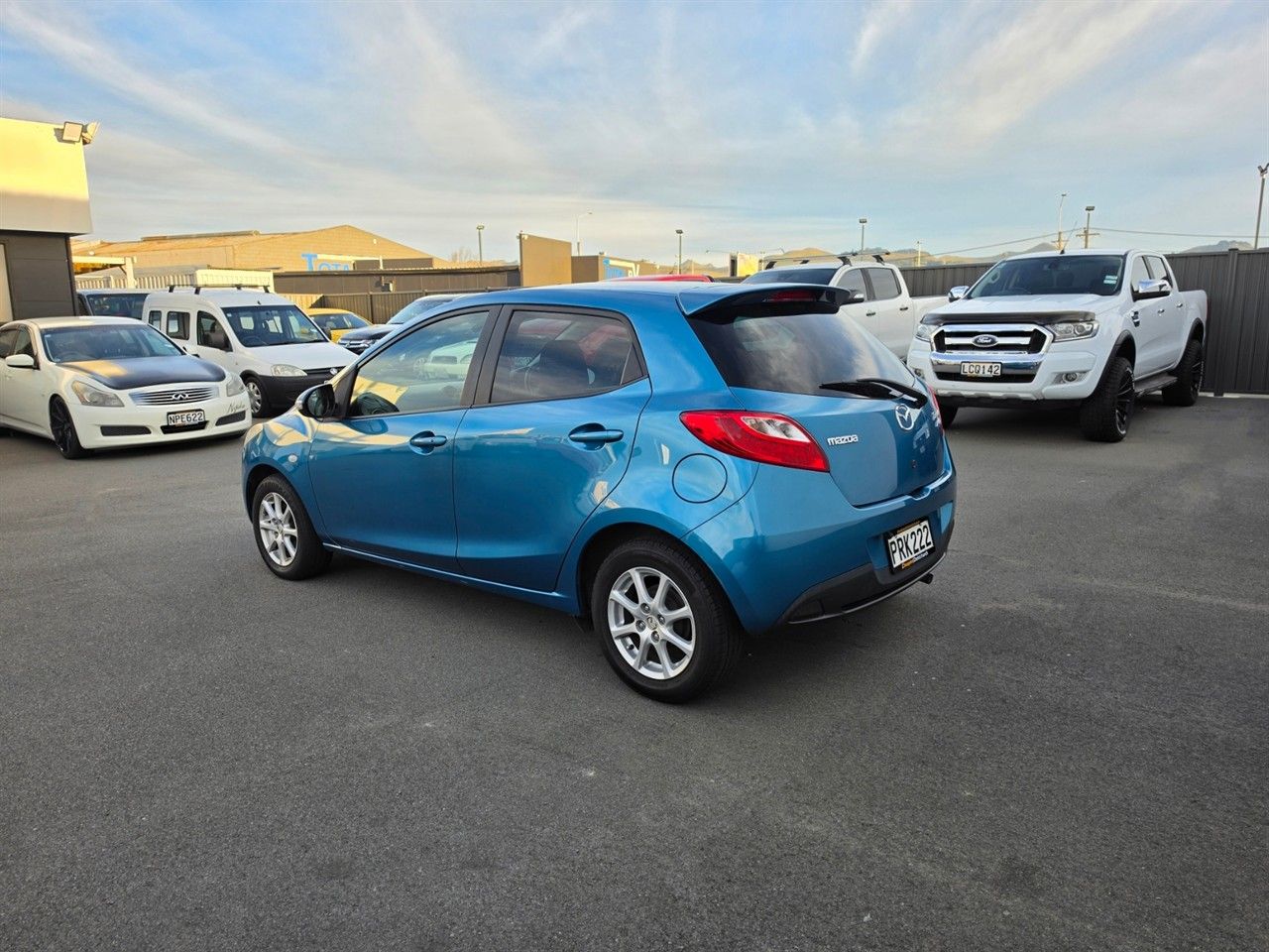 Vehicle image 4