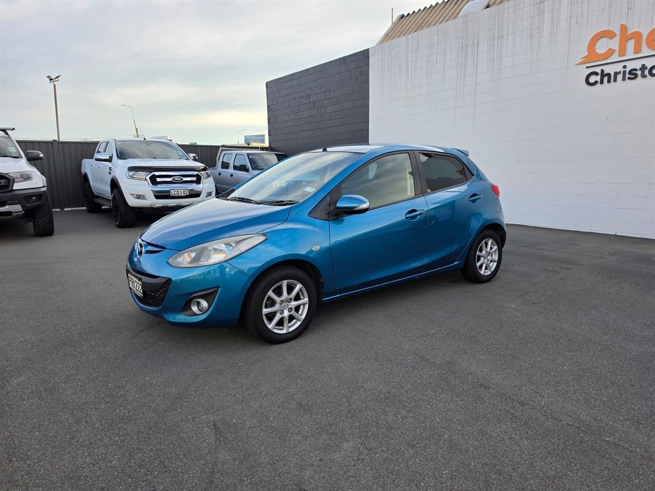 Vehicle image 5