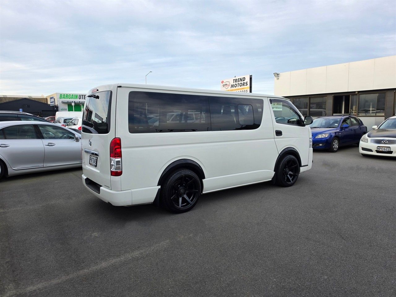 Vehicle image 4