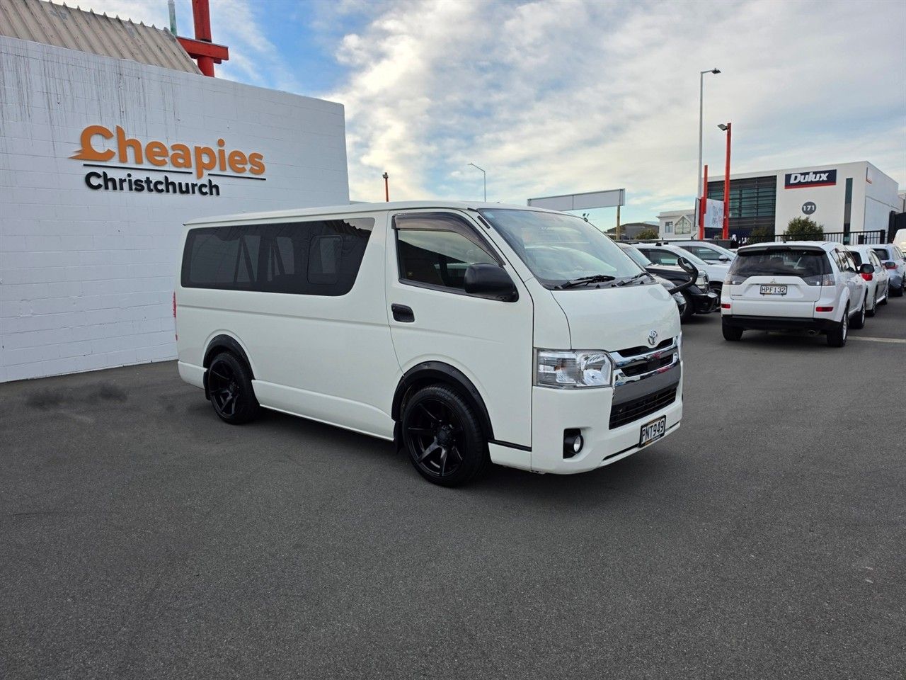 Vehicle image 5