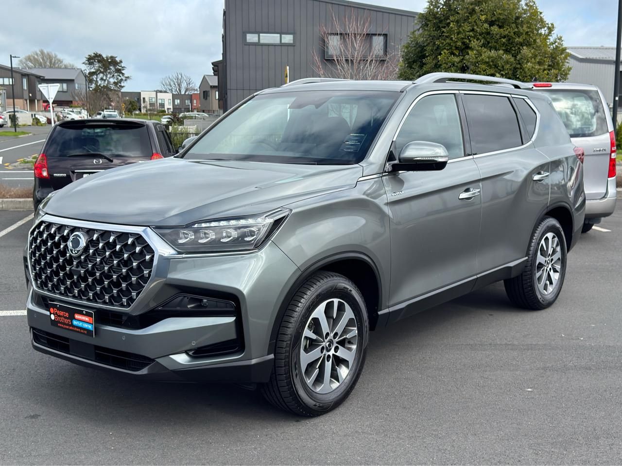 Vehicle image 3