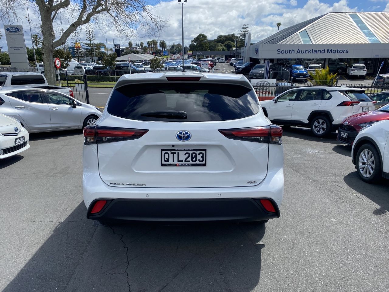Vehicle image 3