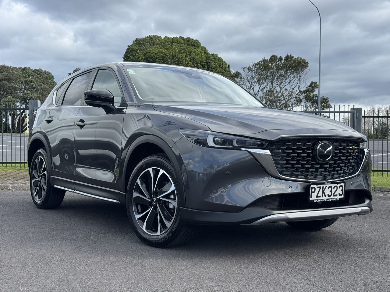 Vehicle image 5